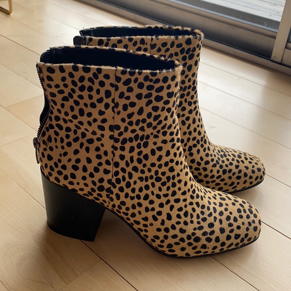 GAP cheetah print booties